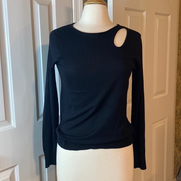 NWT Cable & Gauge Black Crew Neck Sweater Size Small - Picture 1 of 9